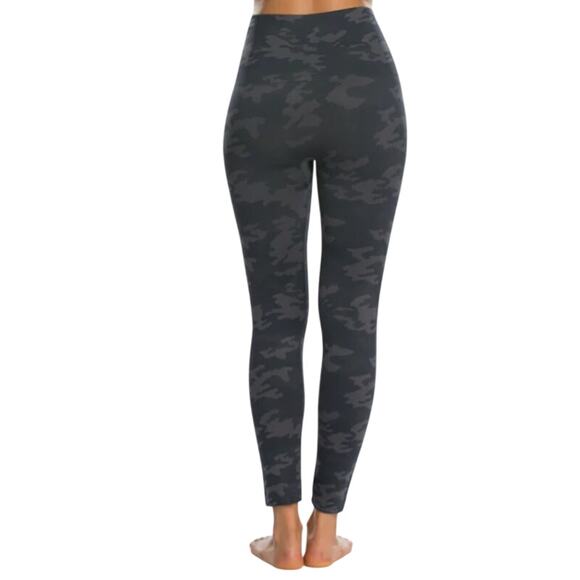 Spanx Look At Me Now Camoflauge Ankle Leggings Size S Black High Rise FL3515 - Picture 3 of 9